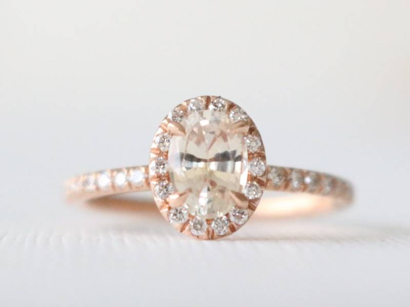 Handgemachter Oval Pfirsich Saphir Diamant Halo Ring 14K Roségold von Studio1040