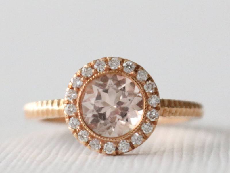 Morganit Milgrain Diamant Halo Verlobungsring, Rosa Edelstein Ehering in 14K Roségold von Studio1040