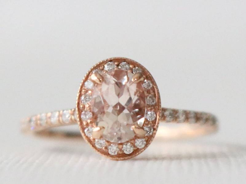 Oval Morganit Diamant Milgrain Halo Verlobungsring in 14K Rose Gold von Studio1040