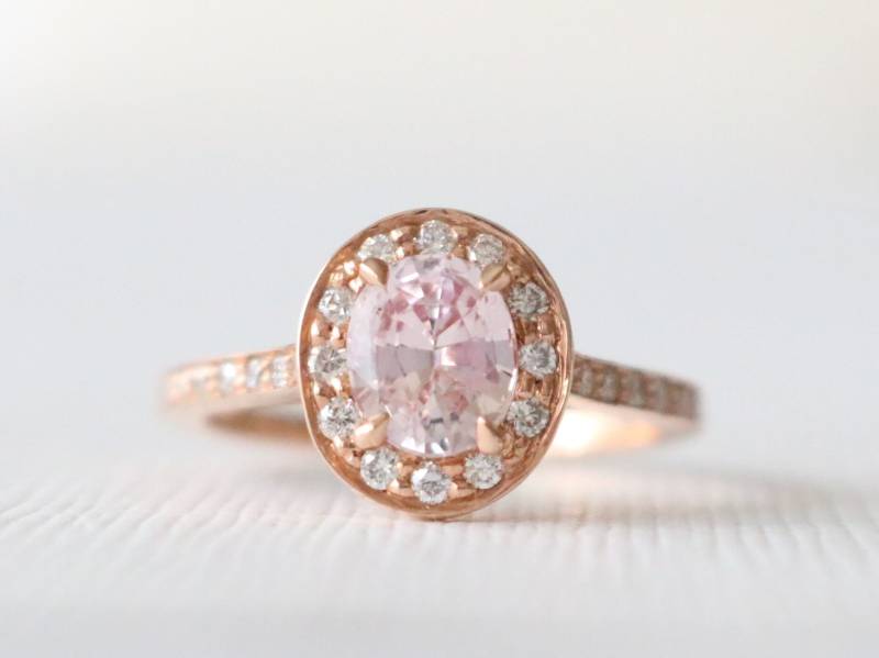 Oval Pfirsich Saphir & Diamant Halo Ring - 14K Roségold von Studio1040