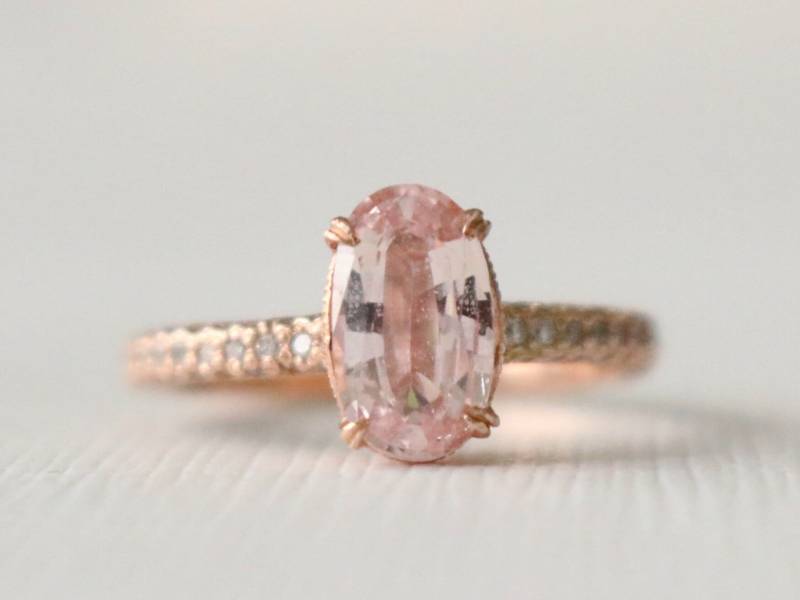 Handgemachter Oval Pfirsich Saphir Diamant Ring 14K Rose Gold Verlobungsring von Studio1040