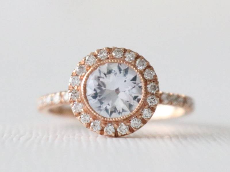 Weißer Saphir Diamant Halo Ring 14K Rose Gold Verlobungsring von Studio1040