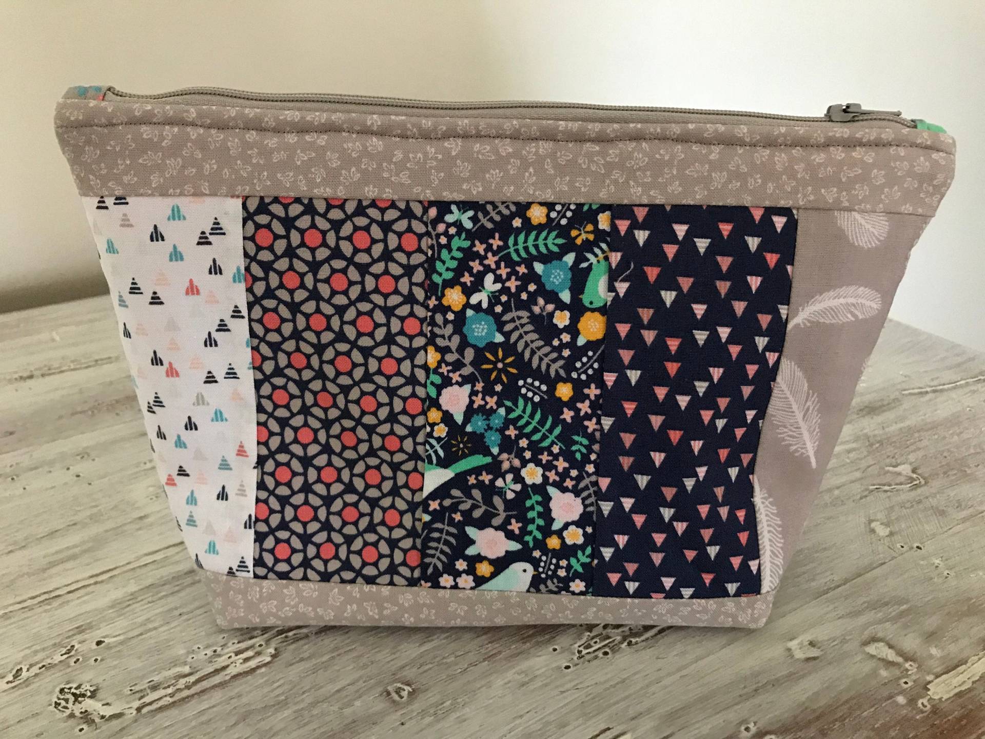 Gesteppt, Bunt, Handgefertigt, Stoff Reißverschluss-Beutel Gesteppt, Bunt, Handgefertigt, Stoff Reißverschluss-Beutel von Studio1Nadine