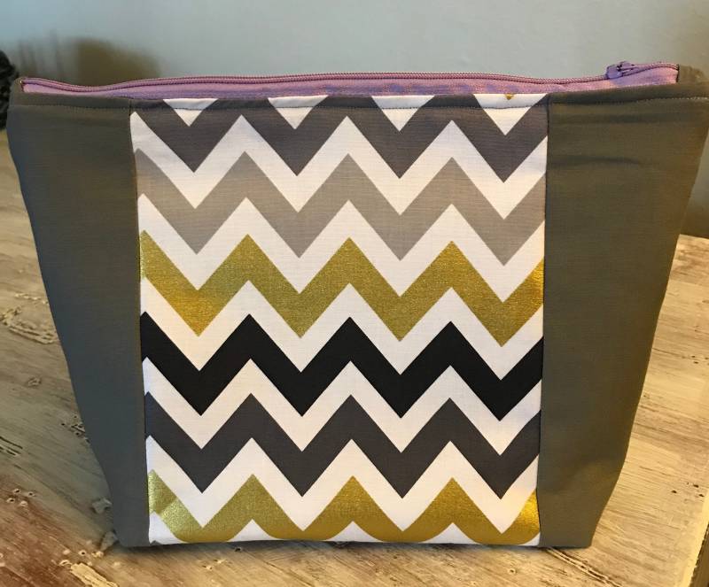 Gesteppt, Chevron, Handgefertigt, Stoff Reißverschluss-Beutel Gesteppt, Chevron, Handgefertigt, Stoff Reißverschluss-Beutel von Studio1Nadine