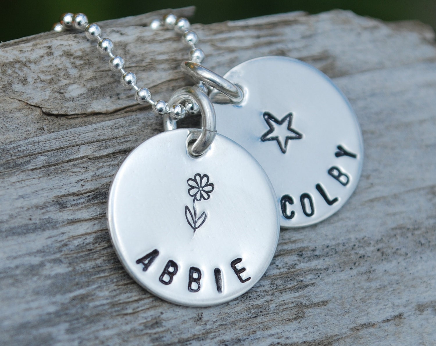 Mutter Schmuck Name Halskette Personalisierte Zwei Namen Für Frauen - Hand Gestempelt Sterling Silber Mutter Schmuck Name Halskette Personalisierte Zwei Namen Für Frauen - Hand Gestempelt Sterling Silber von Studio463