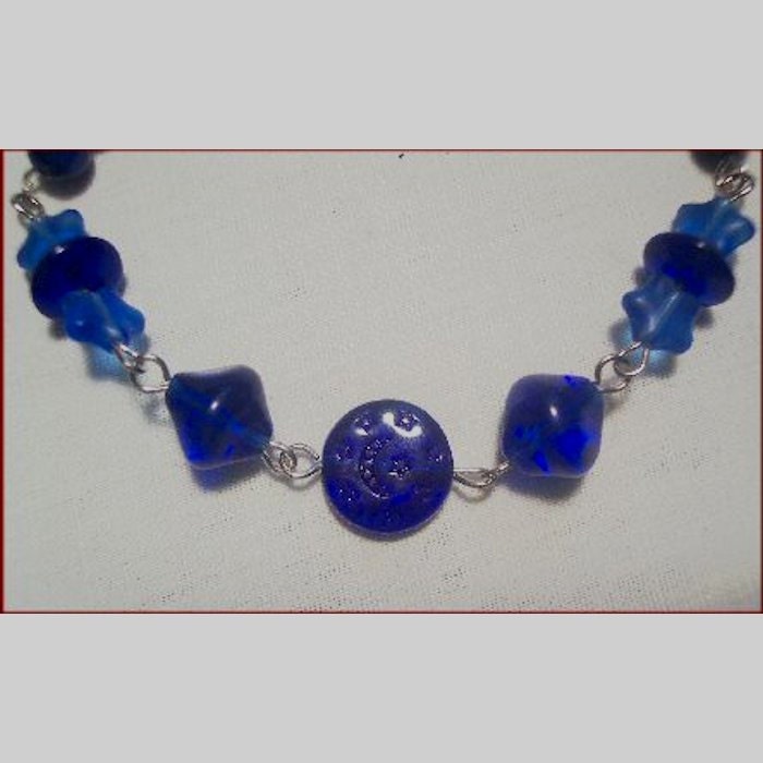 Handgefertigte Blaue Glasperlen Handwerker Armband Handgefertigte Blaue Glasperlen Handwerker Armband von Studio729