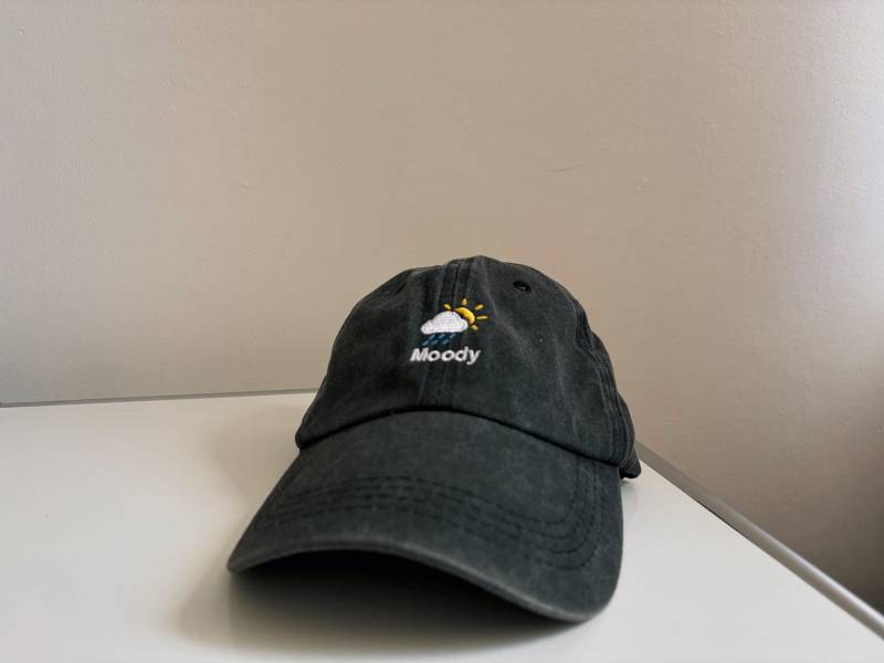 Cap Mit Gesticktem Motiv „Moody" von StudioAndStuff