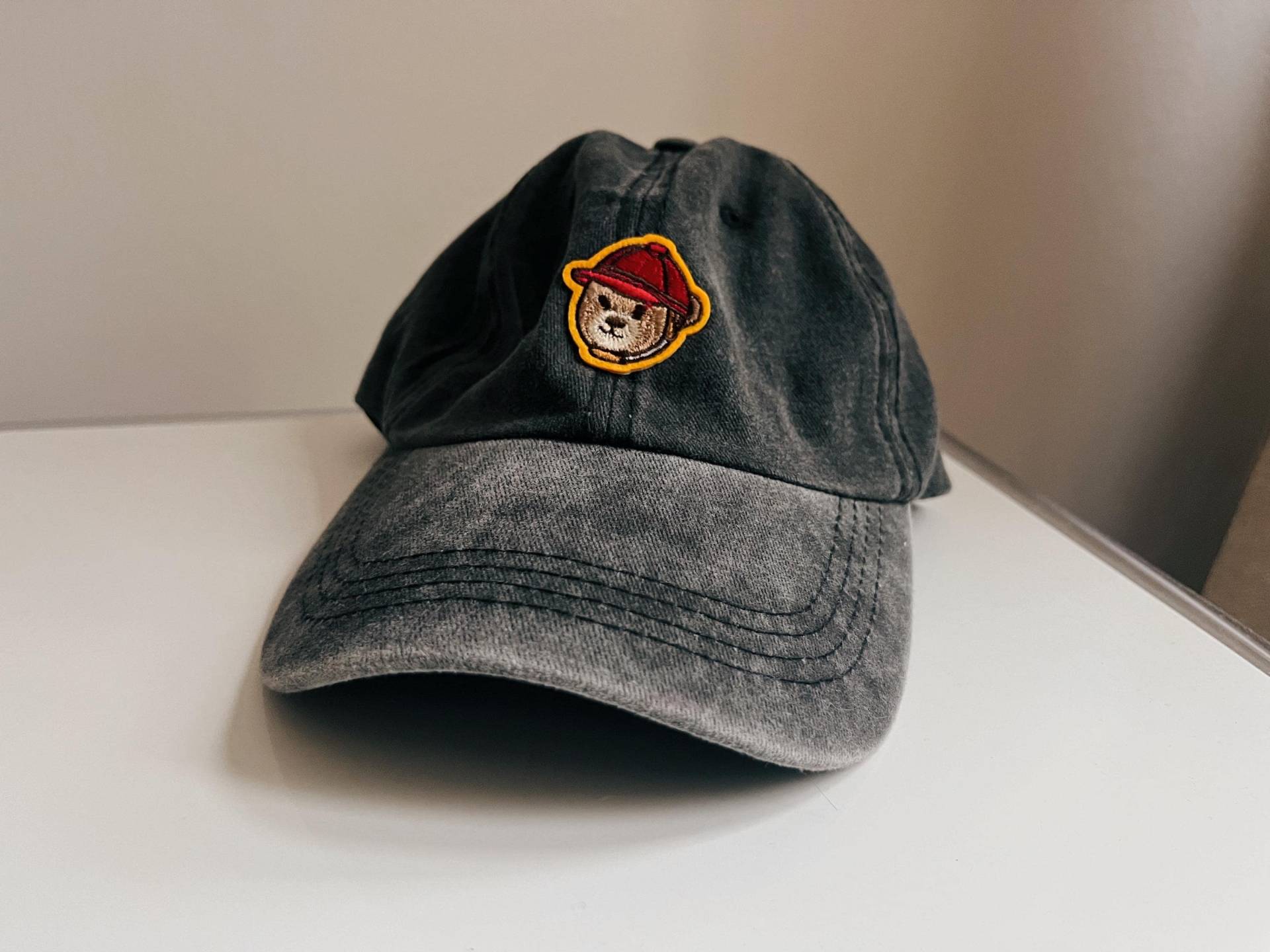 Cap Mit Teddymotiv in Stone Washed von StudioAndStuff