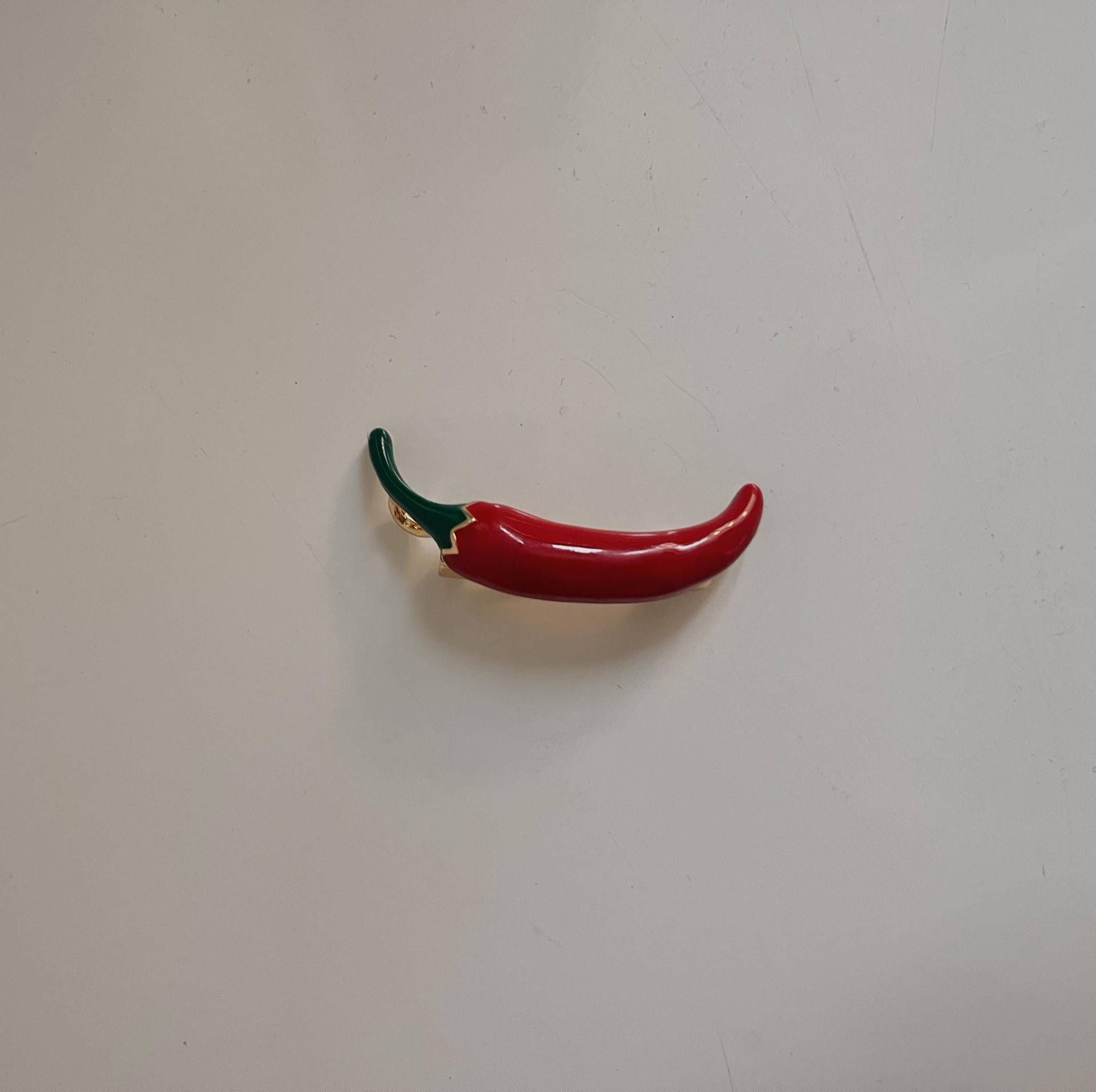 Red Chili Brosche Und Anhänger von StudioAndStuff
