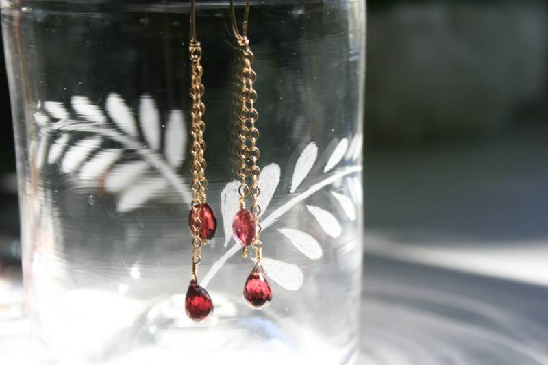 Granat Ohrringe Vermeil Goldkette, Boho Chic von StudioAtPennyLane
