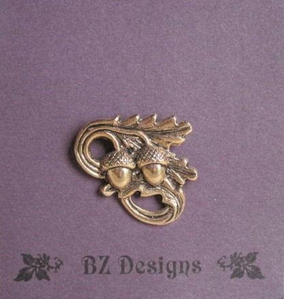 Eichel Pin Mit Blättern Geschenk Für Naturliebhaber Eichel Pin Mit Blättern Geschenk Für Naturliebhaber von StudioBZ
