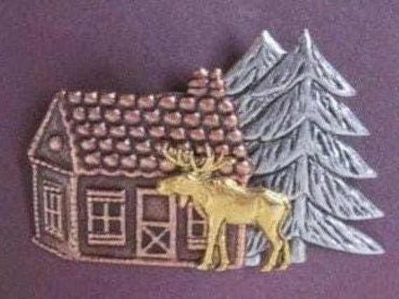 Up North Cabin Mit Elch Und Baum Pin - Northwoods Ein Original Von Bz Designs Up North Cabin Mit Elch Und Baum Pin - Northwoods Ein Original Von Bz Designs von StudioBZ