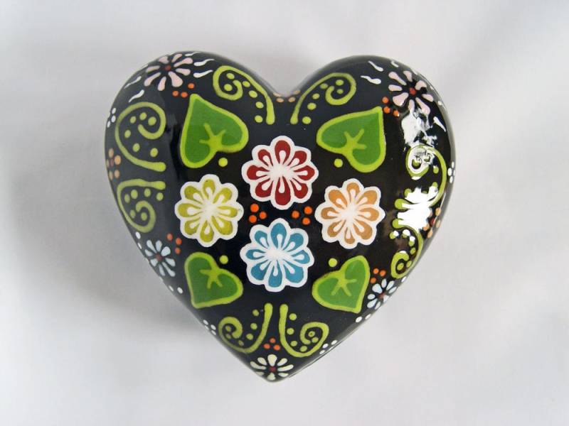 Handbemalte Schwarze Keramik Goth Herz Schmuckschatulle von StudioChiemiM