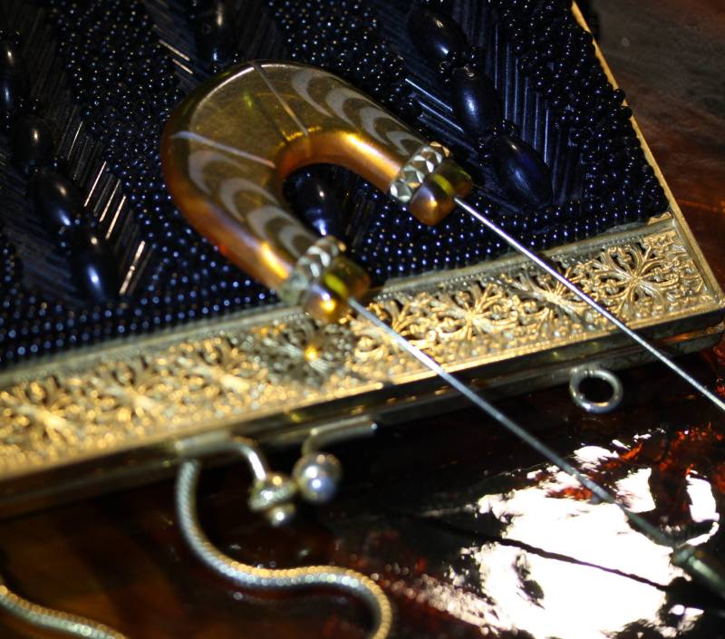 Art Deco Apfelsaft Lucite Double Pic Haar Oder Hut Pin von StudioFind