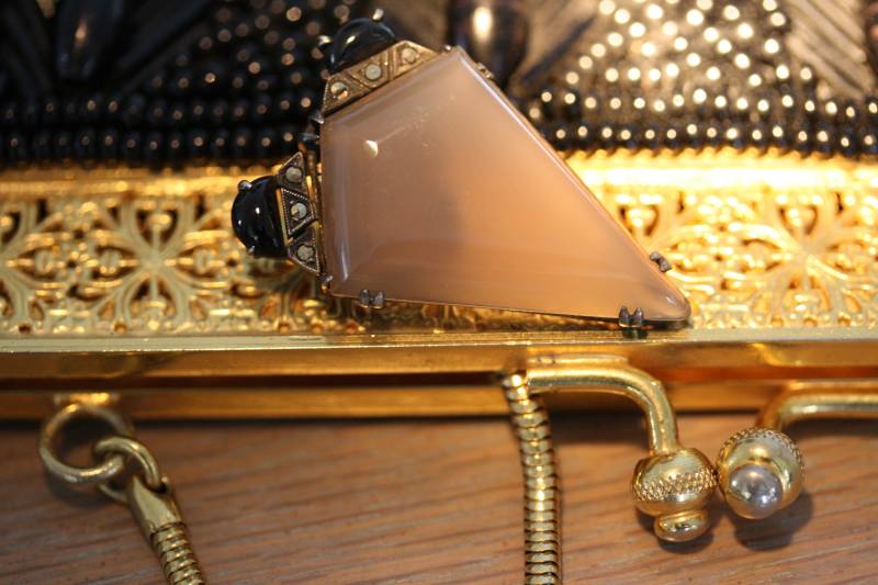 Art Deco Sterling Und Pink Chalcedon Brosche Anstecknadel von StudioFind