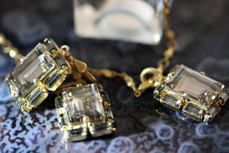 Catherine Popesco Frankreich Vintage Kristall Art Deco Demi Parure von StudioFind