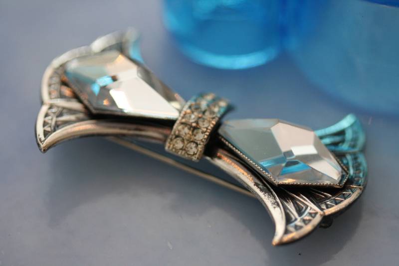 Exquisite Ermani Bulatti Kristall Und Silber Fächer Pin Brosche Exquisite Ermani Bulatti Kristall Und Silber Fächer Pin Brosche von StudioFind
