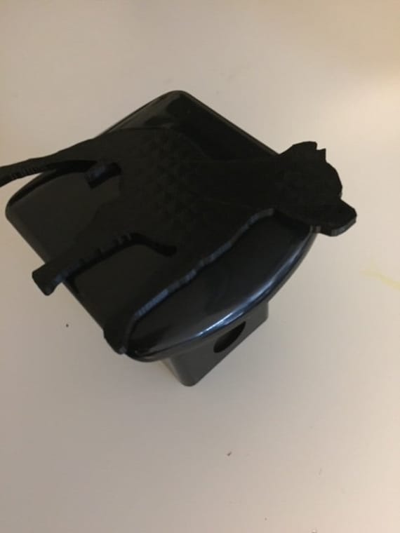 Aggressive Pitbull in 3D - 2-Zoll-Trailer Hitch Cover Schwarz Mit Kämpfer von StudioFrame