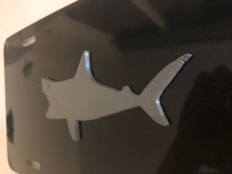 Sehr Coole Hai in 3D - Schwarz Mit Grey Nummernschild Einsatz Liebe Surfen Surf Bis Hawaii von StudioFrame