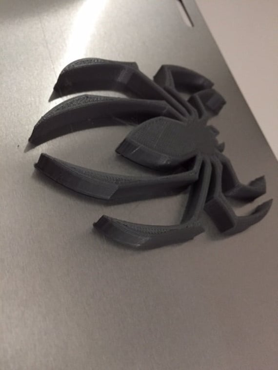 Spinne in 3D - Grau Mit Grauen Nummernschild Einsatz Superheld von StudioFrame