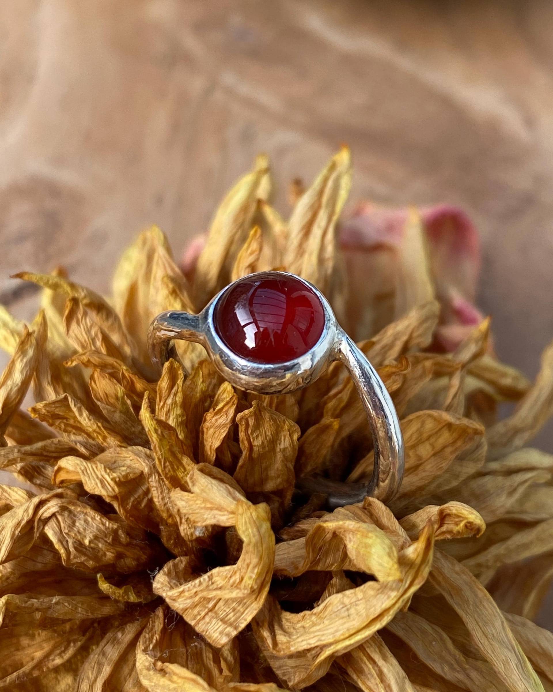 Gedrehter Karneol Ring von StudioFuchsen