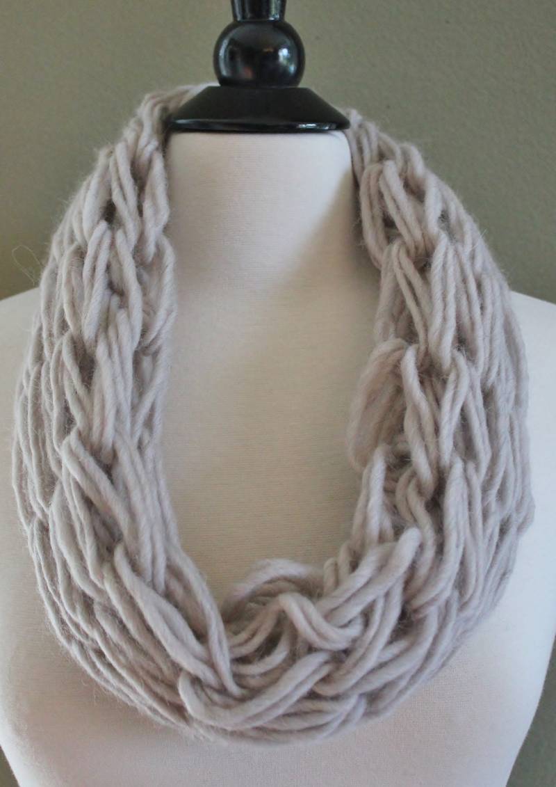 Haferflocken Single Arm Stricken Schal von StudioHarmony