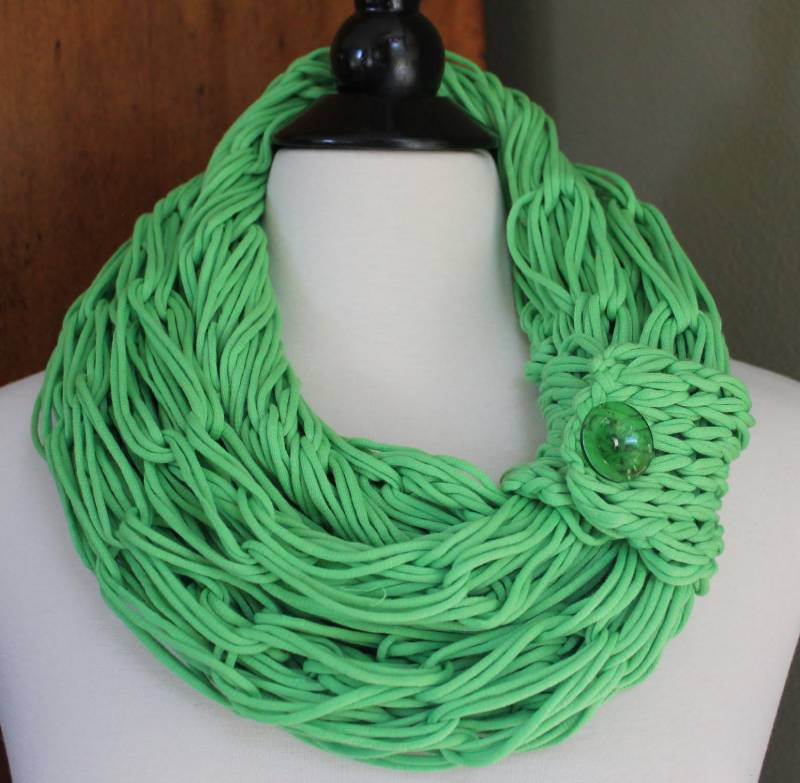 Leichte Lime Grün Arm Stricken Infinity Schal von StudioHarmony