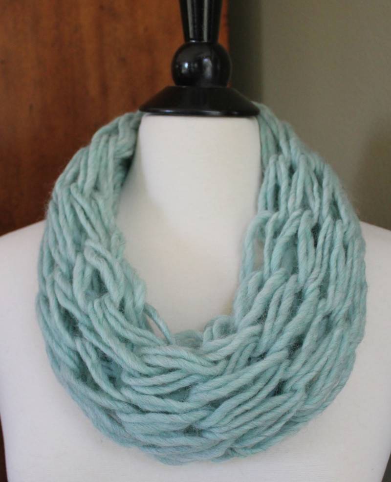 Ocean Blue Single Arm Strickschal von StudioHarmony