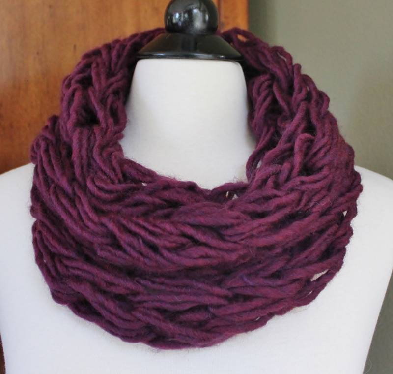 Pflaume Single Arm Strickschal von StudioHarmony