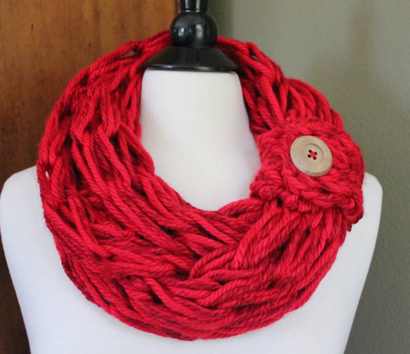 Rote Mischung Arm Stricken Schal Mit Knopf Manschette von StudioHarmony