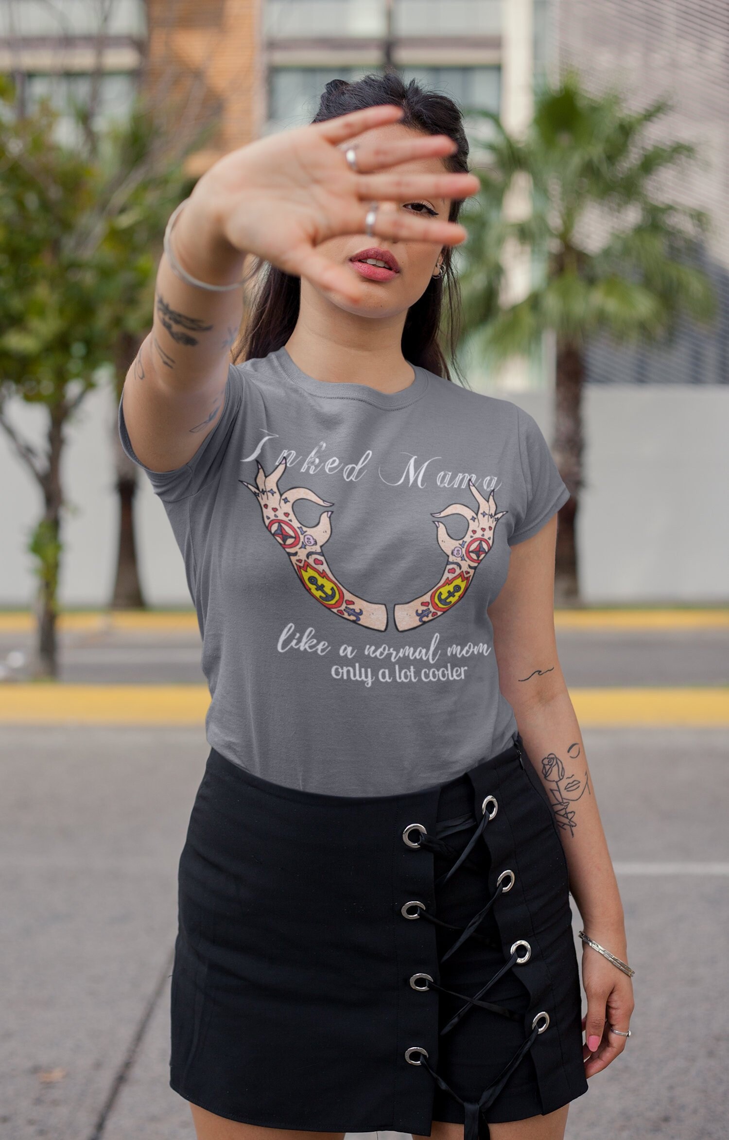 Tinted Mama Shirt Shirt, Tatted Mom, Muttertag Geschenk Tinted Mama Shirt Shirt, Tatted Mom, Muttertag Geschenk von StudioHavenCo