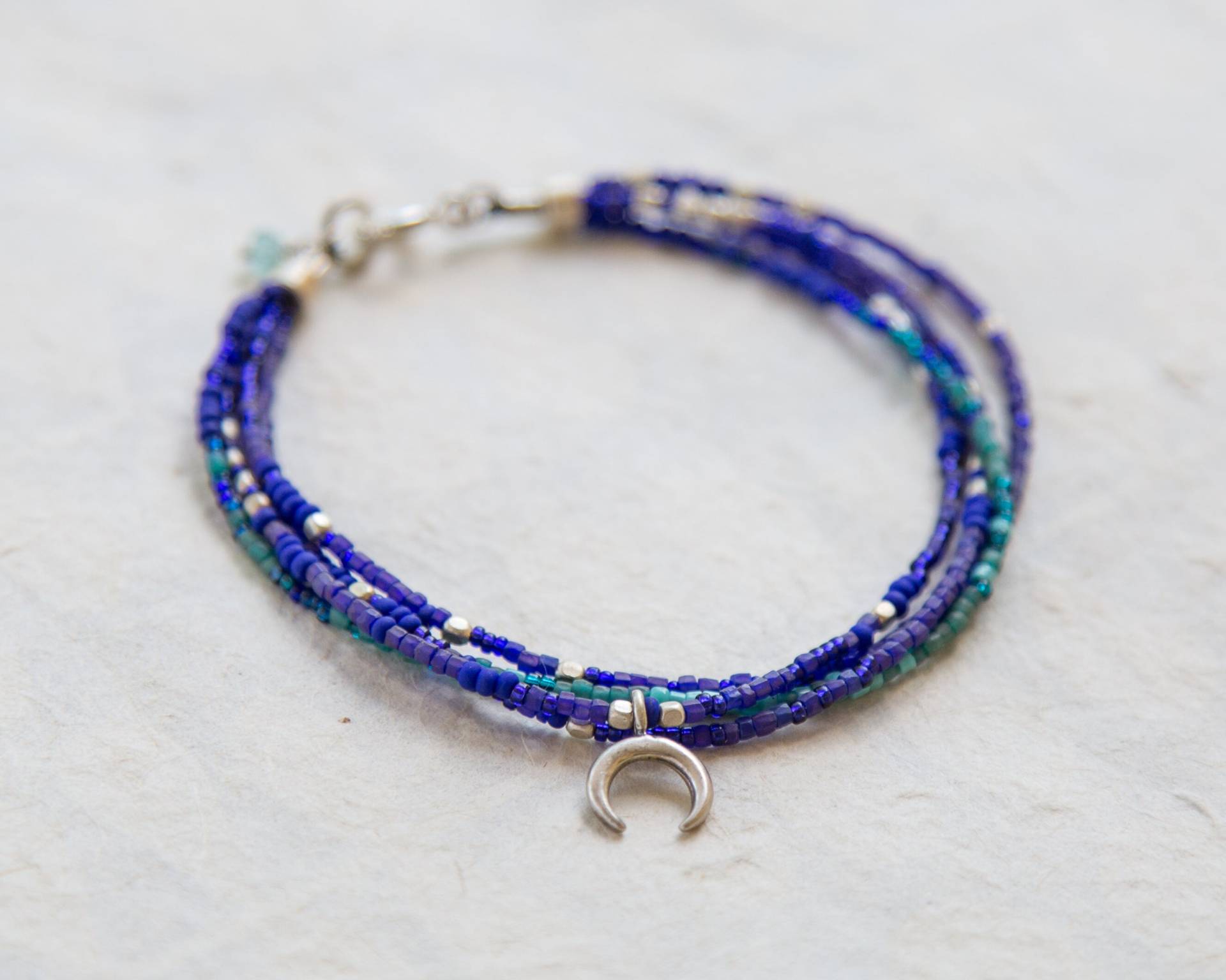 Bezauberndes Mond-Armband Bezauberndes Mond-Armband von StudioHillalu