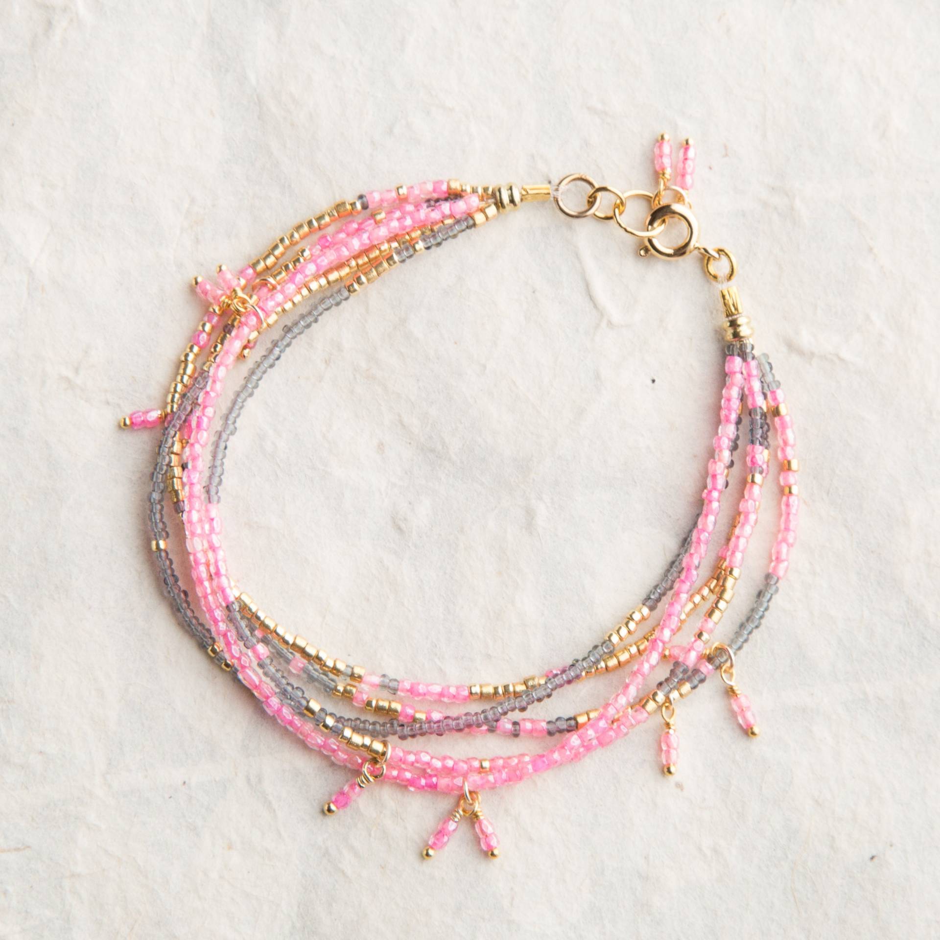 Fast Unverschämt Rosa Armband Fast Unverschämt Rosa Armband von StudioHillalu