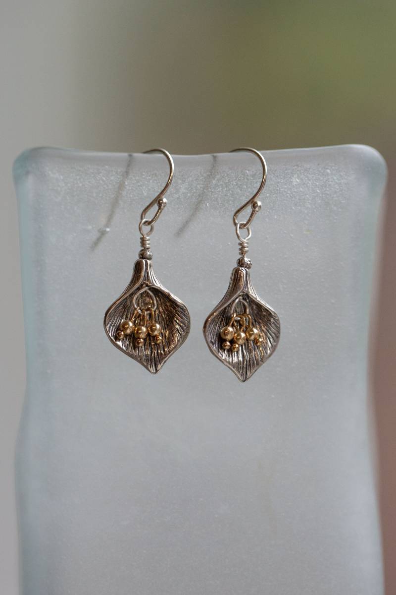 Zierliche Lily Ohrringe Zierliche Lily Ohrringe von StudioHillalu