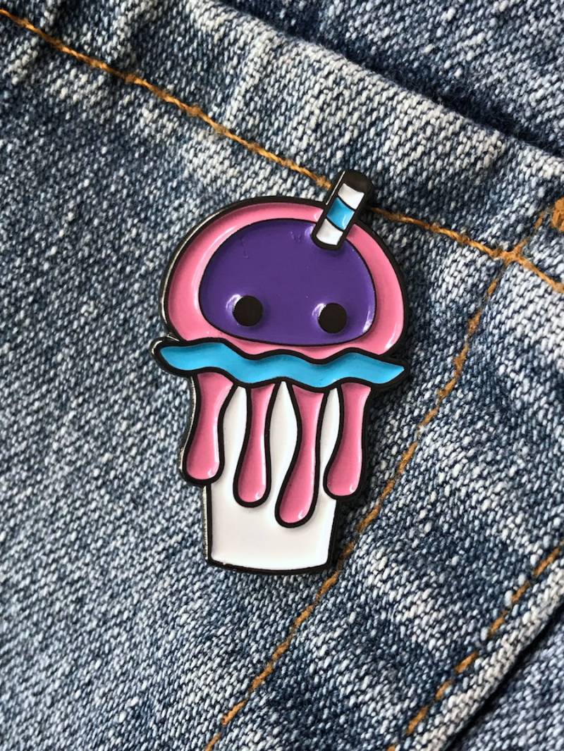 Quallen Float Emaille Anstecknadel von StudioKitsu