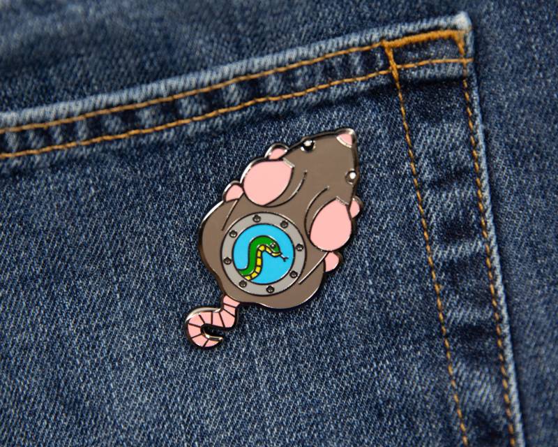 Snek Rocket Emaille Anstecknadel von StudioKitsu