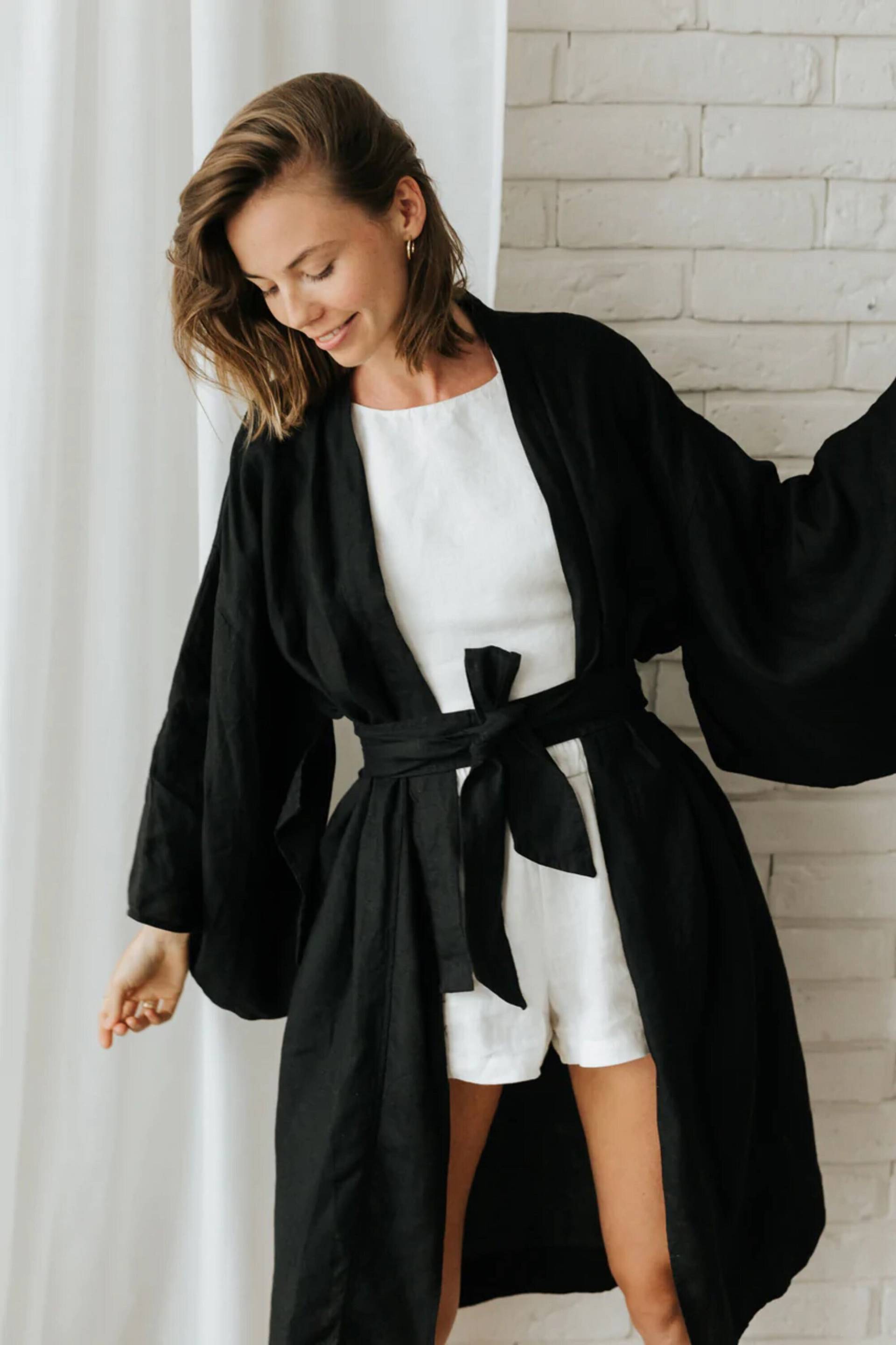 Schwarzer Leinen Maxi Kimono Robe Boho Loungewear Schwarzer Leinen Maxi Kimono Robe Boho Loungewear von StudioLalobaa