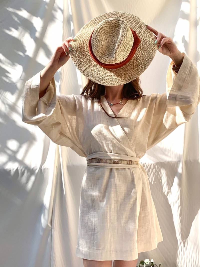 Vegane Tunika Aus Reiner Baumwolle Mit Handgewebtem Gürtel von StudioLalobaa