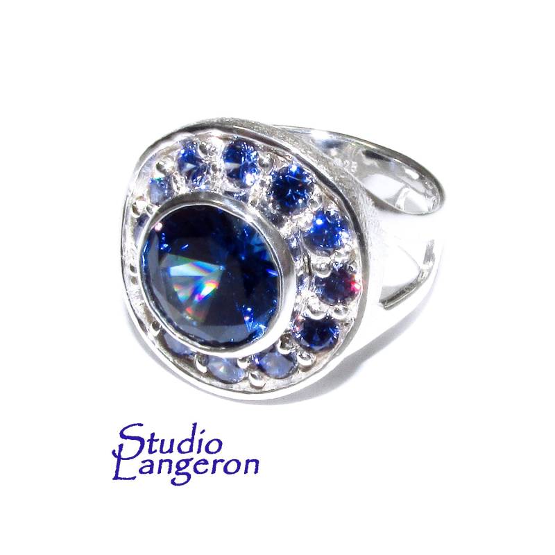 Statement Blautopas Ring 925 Sterling Silber Größe 8 1/2, Handgemachter Ring, Einzelexemplar, Silberring, Blautopas, Edelstein, Blauer Statement Blautopas Ring 925 Sterling Silber Größe 8 1/2, Handgemachter Ring, Einzelexemplar, Silberring, Blautopas, Edelstein, Blauer von StudioLangeron