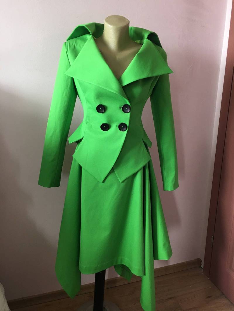 Grüner Taillierter Blazer-Anzug Damen Maßgeschneiderte Partyjacke von StudioMariya