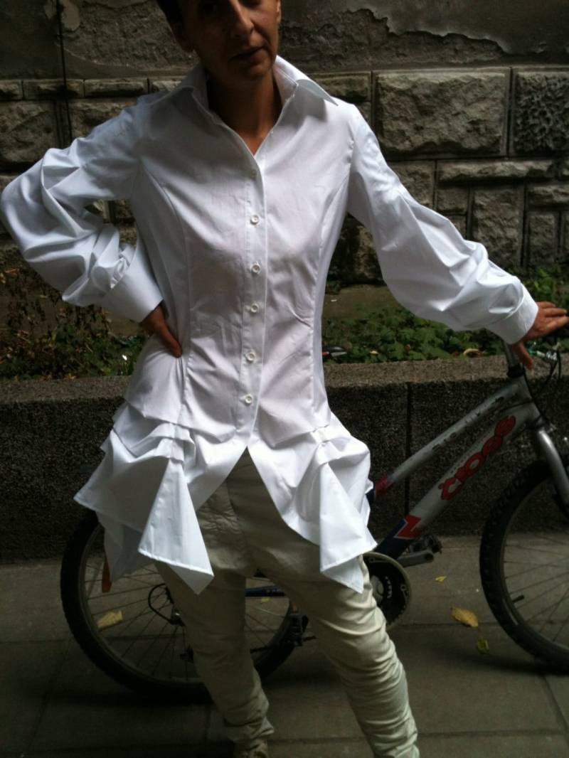 steampunk Damen Baumwolle Schmale Weiße Bluse/Extravagant Geschnittene Bluse von StudioMariya