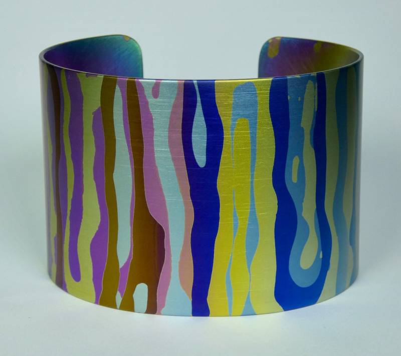 Armreif Aus Eloxiertem Titan Grade 2 . Schmuck von StudioMatrix