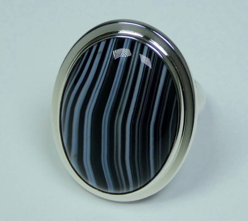 Gestreifter Onyxcabochon 29 X 21 Mm Und 925Er Silber Massiv Handgearbeitet Ringgröße 19, 50. Gebänderter Onyx Großer Ring von StudioMatrix
