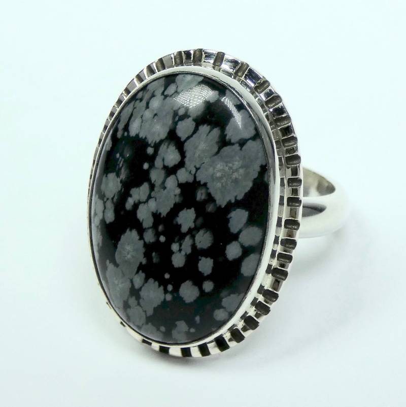Natürlicher Schneeflockenobsidian Und 925 Silberring. Schneeflocken Obsidian Cabochon Ring von StudioMatrix