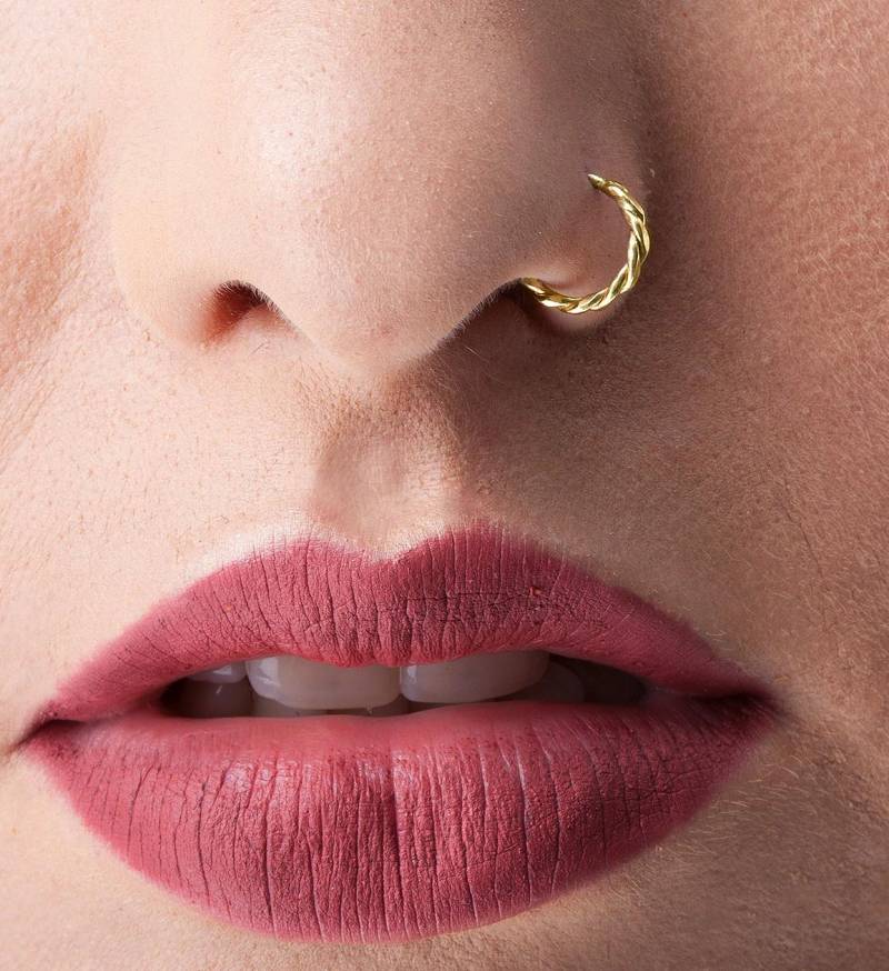 Geflochtener Nasenring Aus Massivgold | 14K Gelb, Handgemacht, Kleiner Hoop von StudioMeme