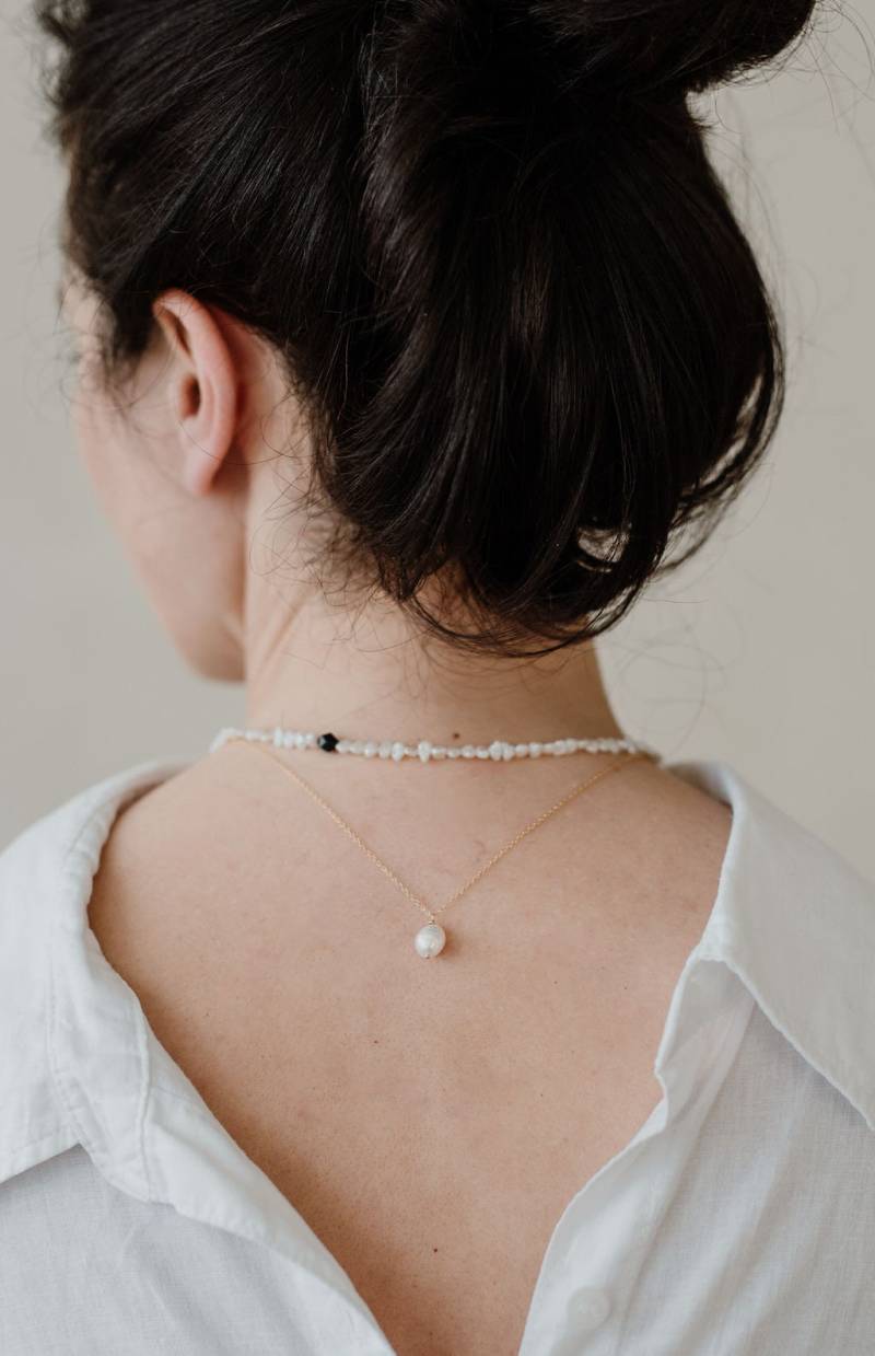 Filigrane Gold Filled Kette Mit Perlenanhänger Aus Preloved Süßwasserperlen von StudioNIOvi