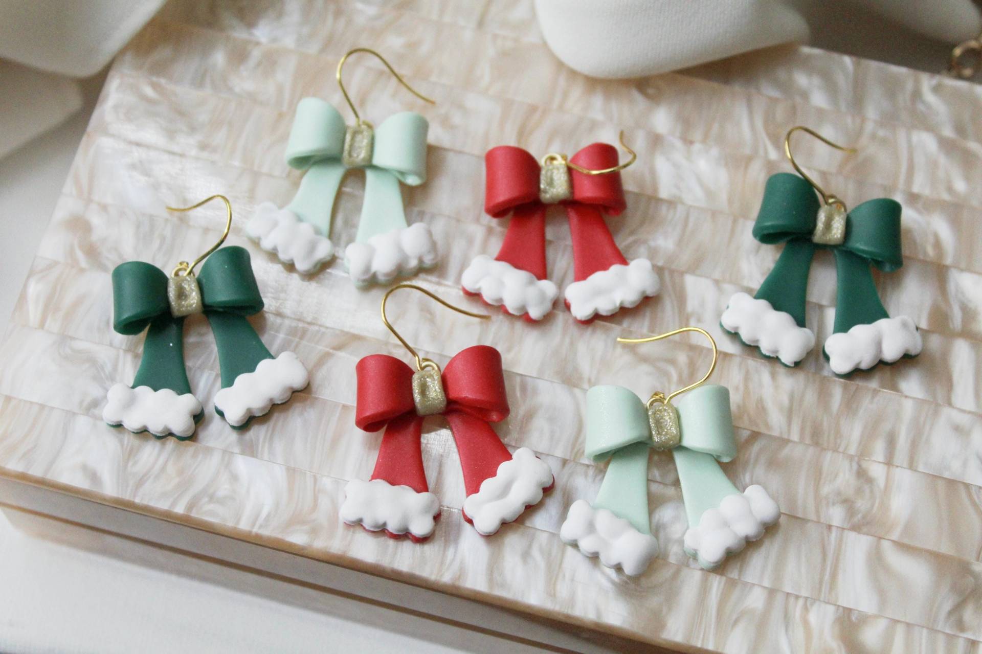 Christmas Bow Earrings, Polymer Clay Cute Elegant Santa, Handmade, Gift For Her, Red von StudioNiani