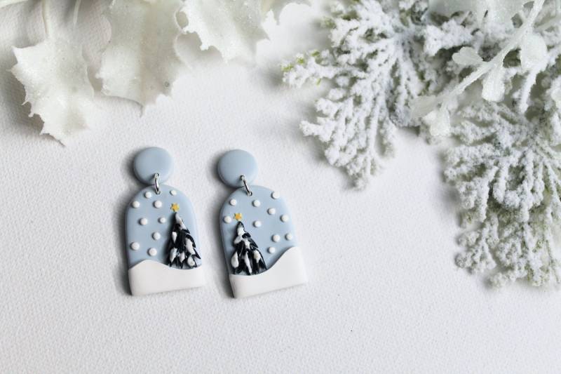 Christmas Tree Earrings, Clay Polymer Snow Winter Holiday Handmade, Gift von StudioNiani