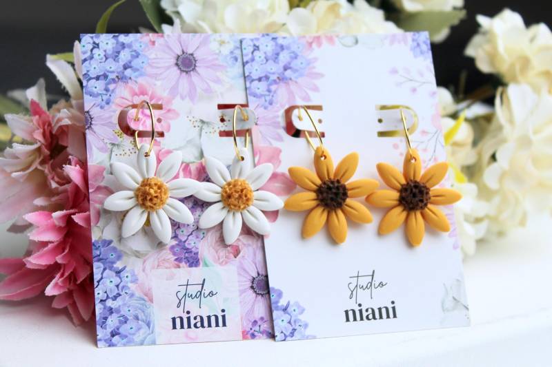 Daisy Earrings, Sunflower Hoop Clay Polymer Floral Spring Best Seller, Handmade, Hoops von StudioNiani