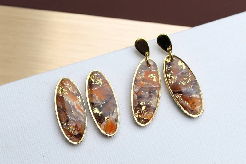 Earthy Tone Earrings, Oval Elegant Marble Faux Stone Polymer Clay Stud Handmade von StudioNiani